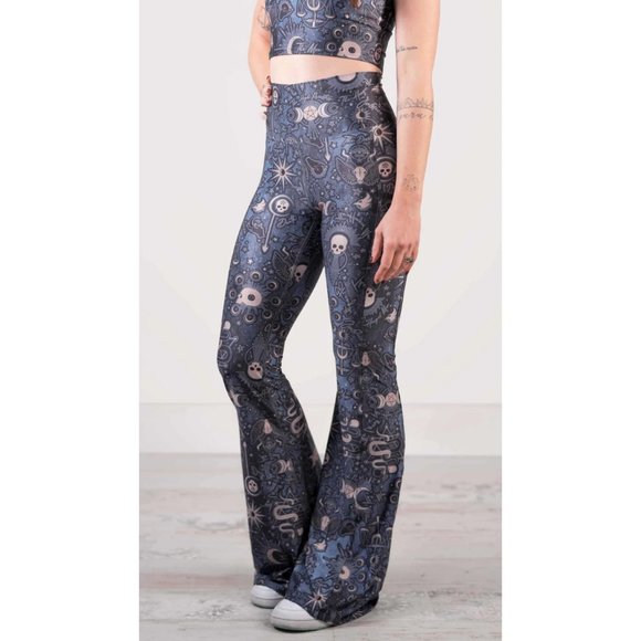 NWT WERKSHOP Featherlight Bells Bellbottom Pants in Tarot - Picture 1 of 10